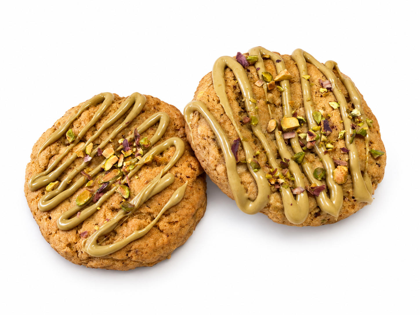 Cookies de pistacho con crema y pistachos troceados